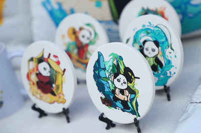 集市創(chuàng)新風(fēng) 127個(gè)項(xiàng)目同場(chǎng)競(jìng)技，上海嘉年華奏響創(chuàng)新創(chuàng)業(yè)與工藝美術(shù)交響曲